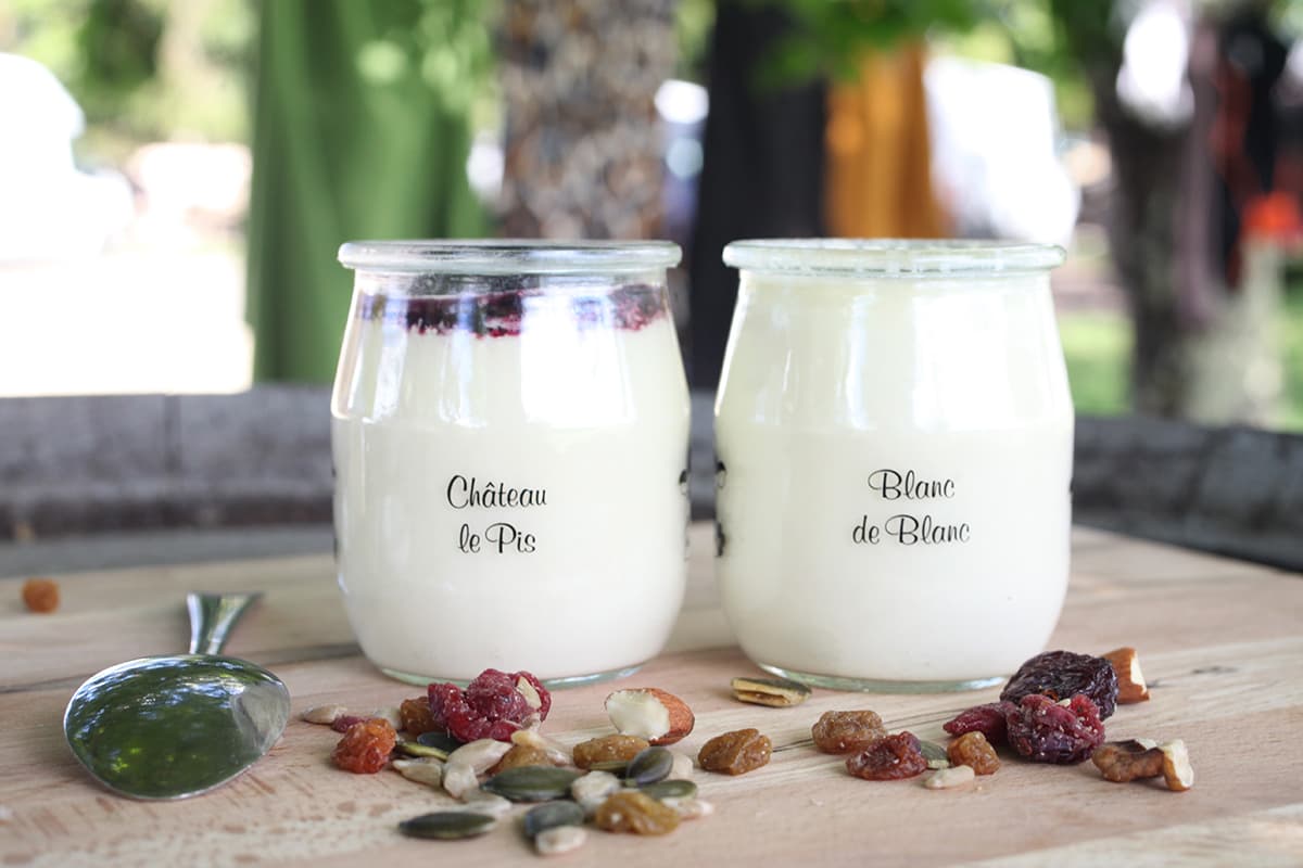 Bio-Naturjoghurt aus Rohmilch