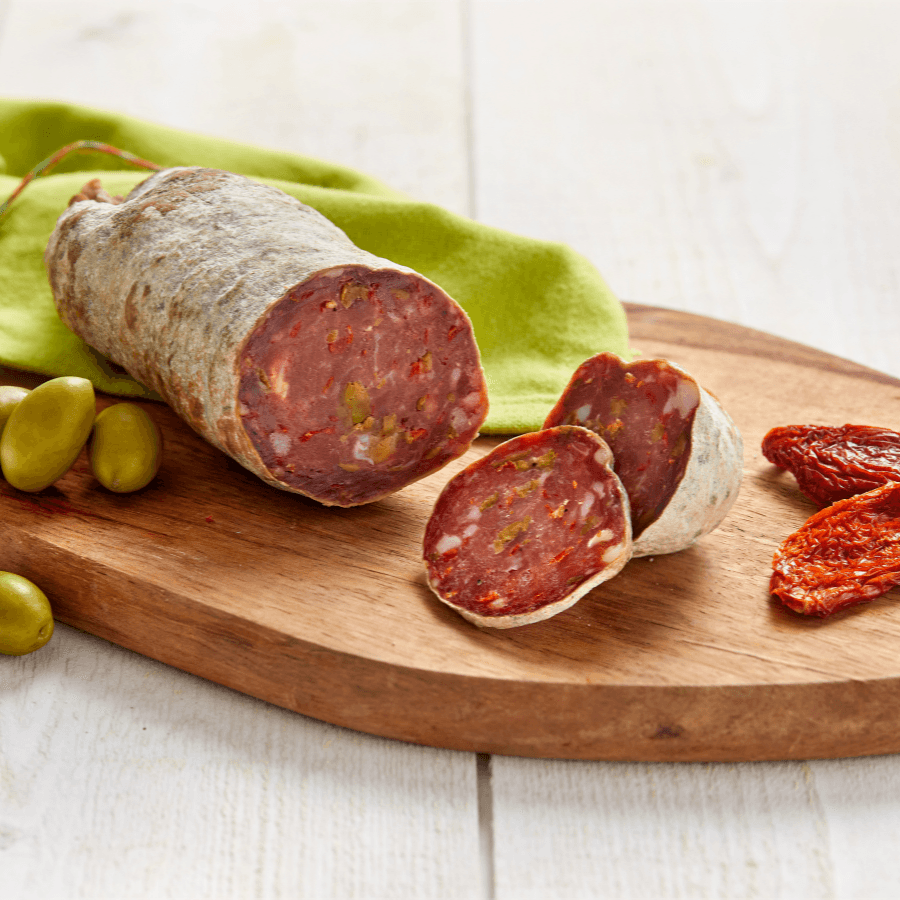 Saucisson sec mit getrockneten Tomaten & grünen Oliven