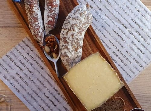 Brett Bedaule: halber Sanérac, Salami und Wurst vom Salers-Rind, Foto 1 von 1