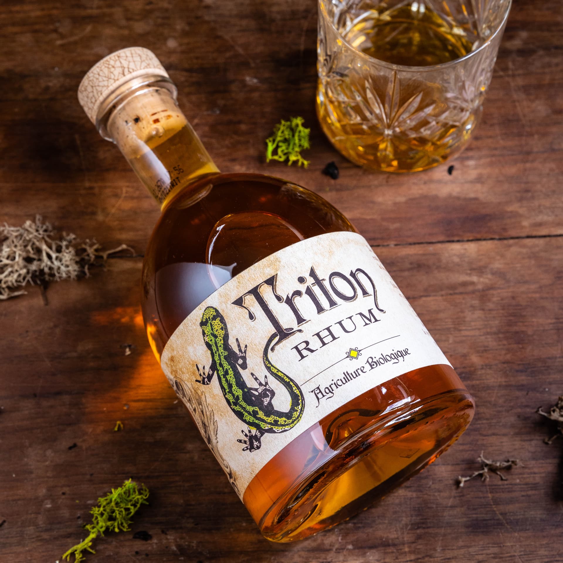 Bernsteinfarbener Rum Triton BIO